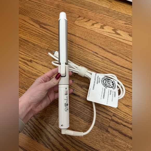 Bioionic Stylewinder 1” rotating curling iron - Picture 3 of 5
